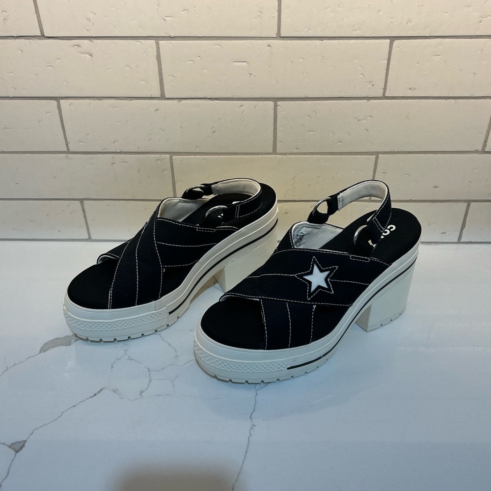 New without box Converse one star boardwalk strut heel sandal.